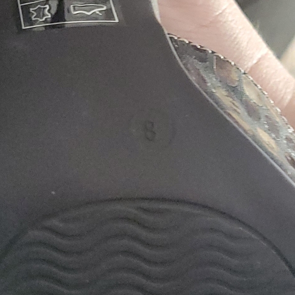 Anne Klein Flex Snake Print Heel - Picture 6 of 6